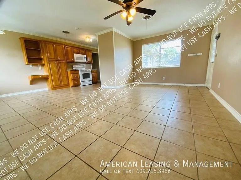 3901 Beverly Ave — Photo 2