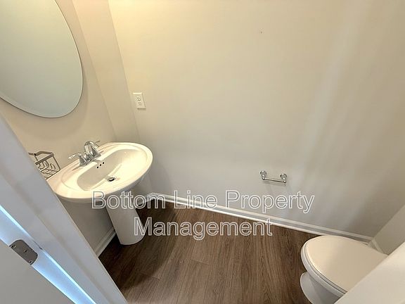 5th image of 15708 Country House St