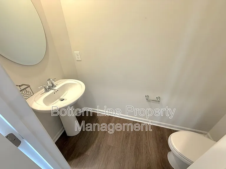 15708 Country House St — Photo 5