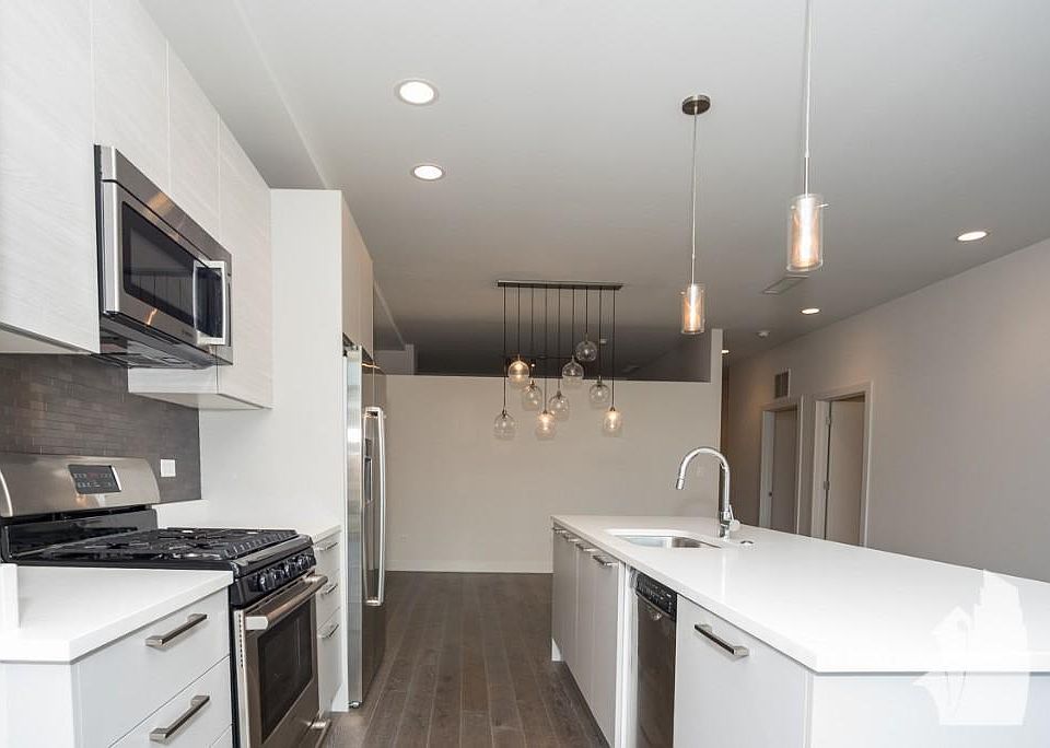 1st image of 859 N Franklin St #502