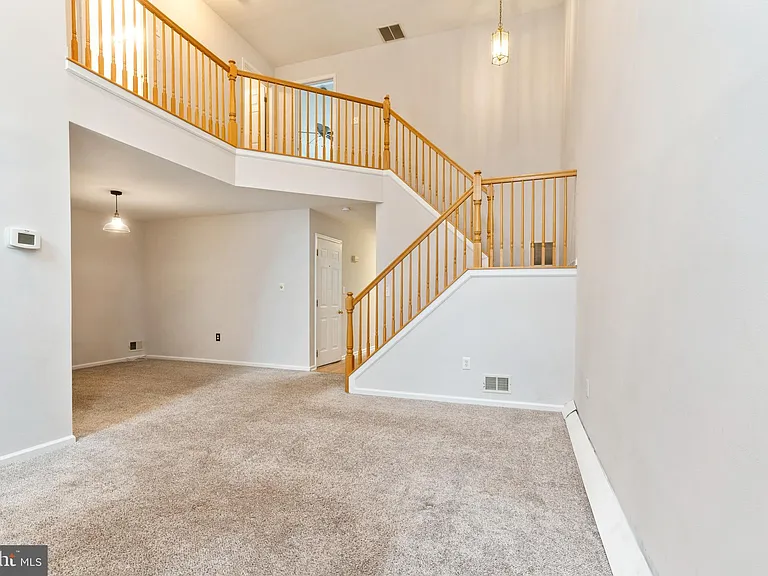 210 Kentshire Ct — Photo 8