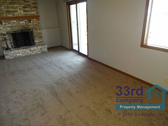 4th image of 2305 Amberwood Dr