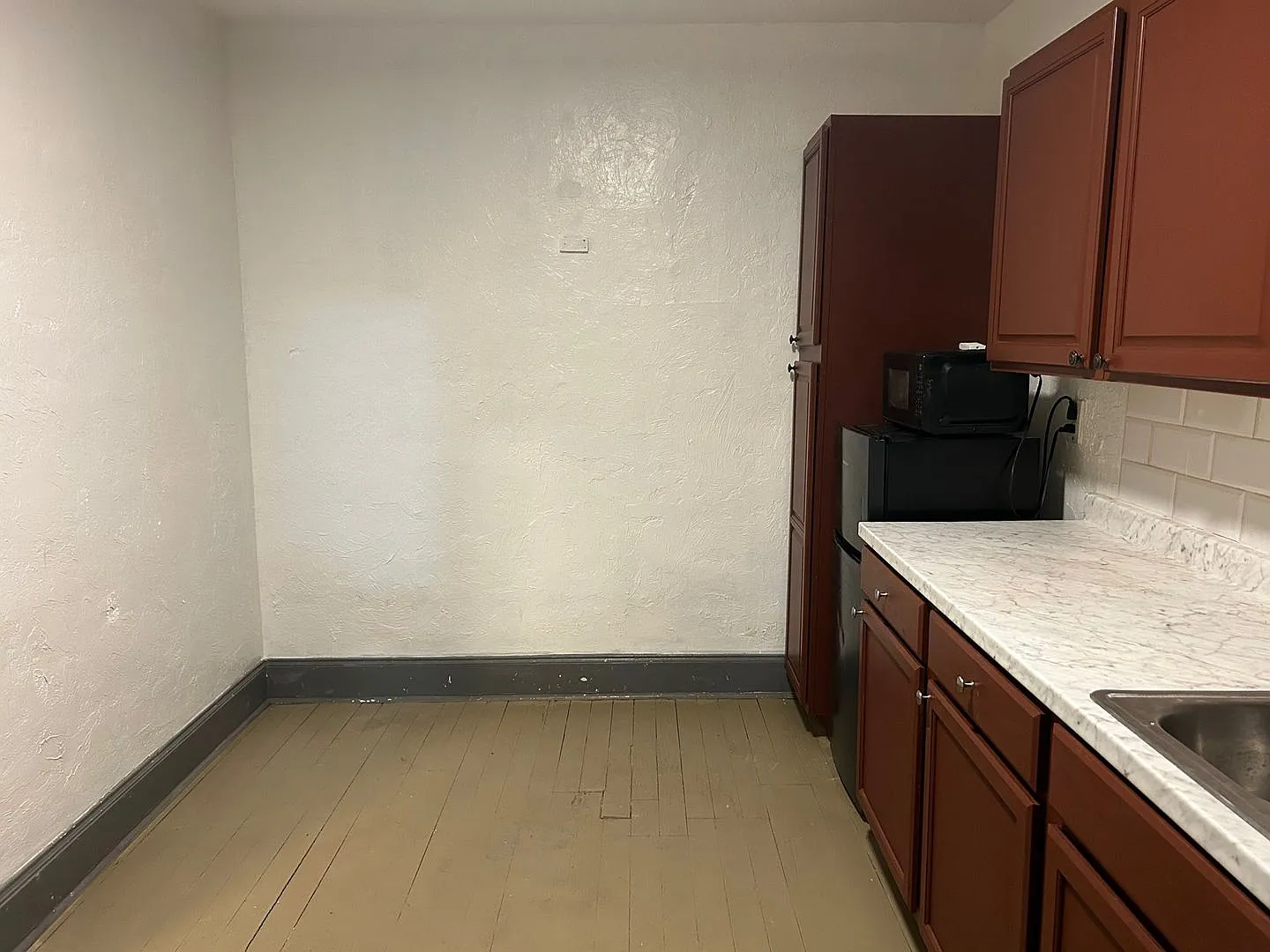 Affordable Efficiency Apartment in Nokomis All Utilities Included! — Photo 4