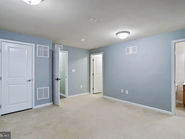 8079 Locust Mill St — Photo 5