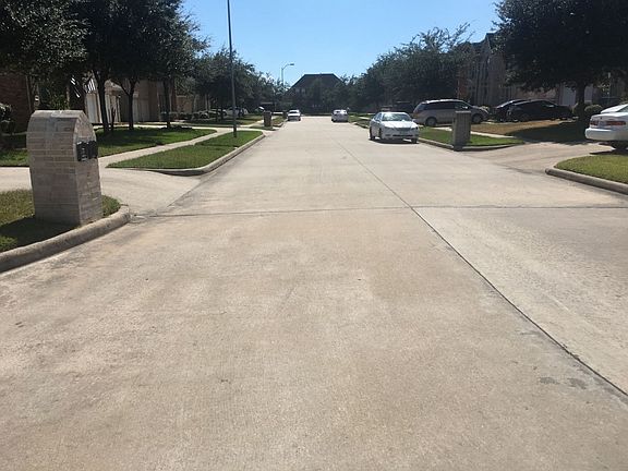 5th image of 2406 Pine Lake Dr
