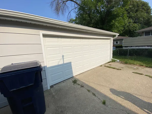 3828 79th St, Urbandale, IA 50322