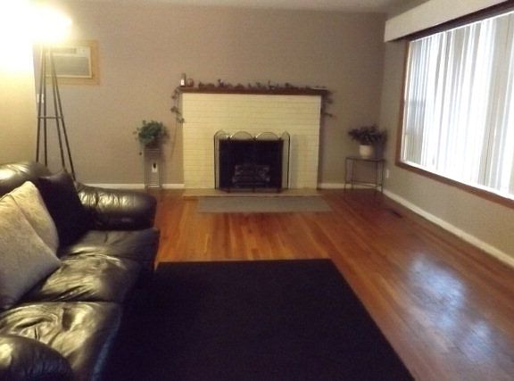 2nd image of 1060 Merrett Dr