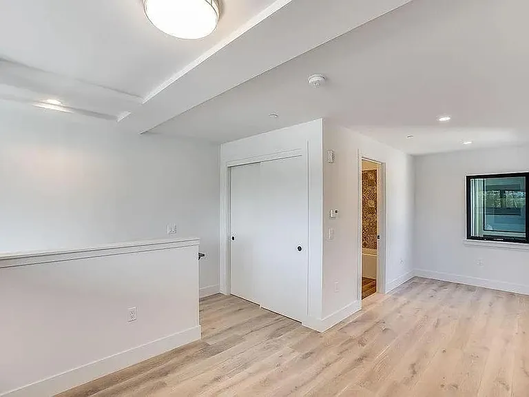 2747 San Pablo Ave #209 — Photo 11