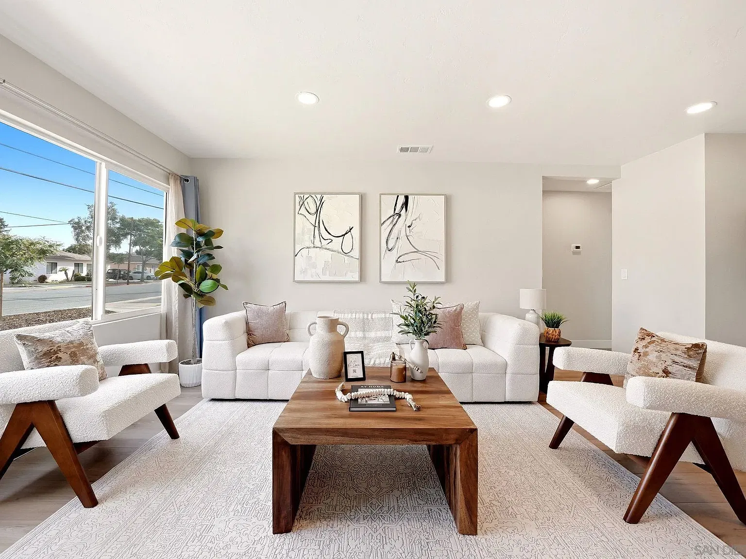 3 bed, 2.0 bath, 1269 sqft, $3,550 — Photo 1