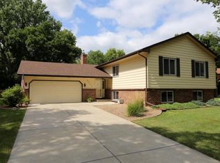 6239 Edgemont Blvd, Brooklyn Park, MN 55428