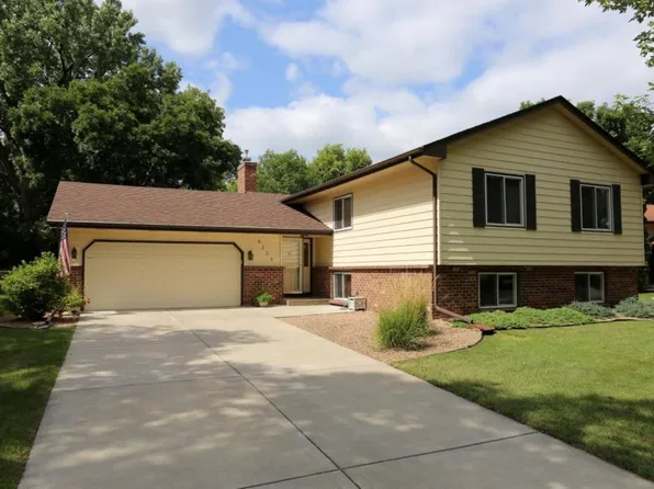 6239 Edgemont Blvd, Brooklyn Park, MN 55428