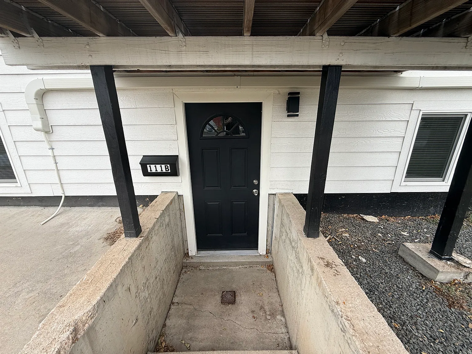 2 bed, 950 sqft, $2,200 — Photo 2