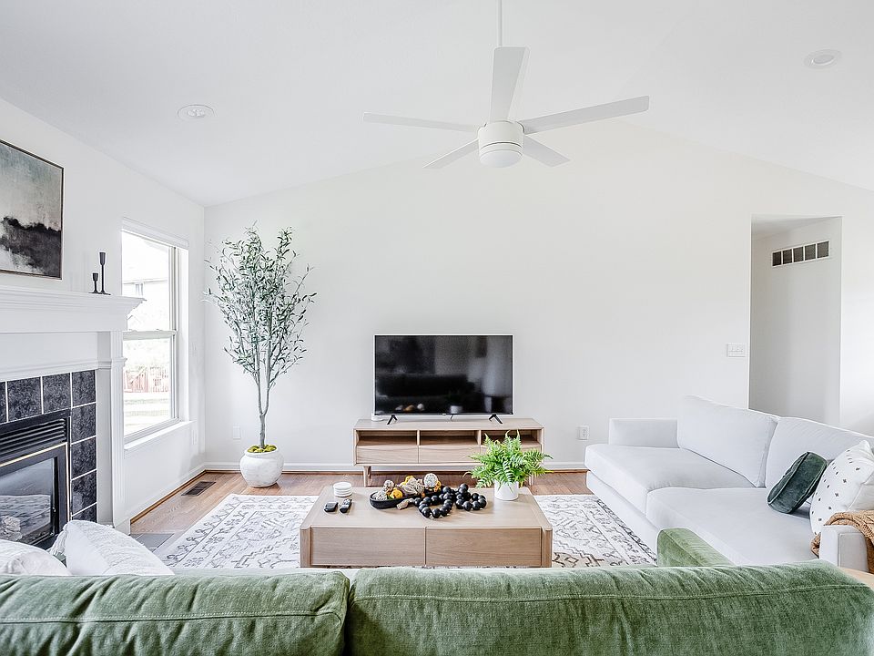 1st image of 2887 Rochester Ave