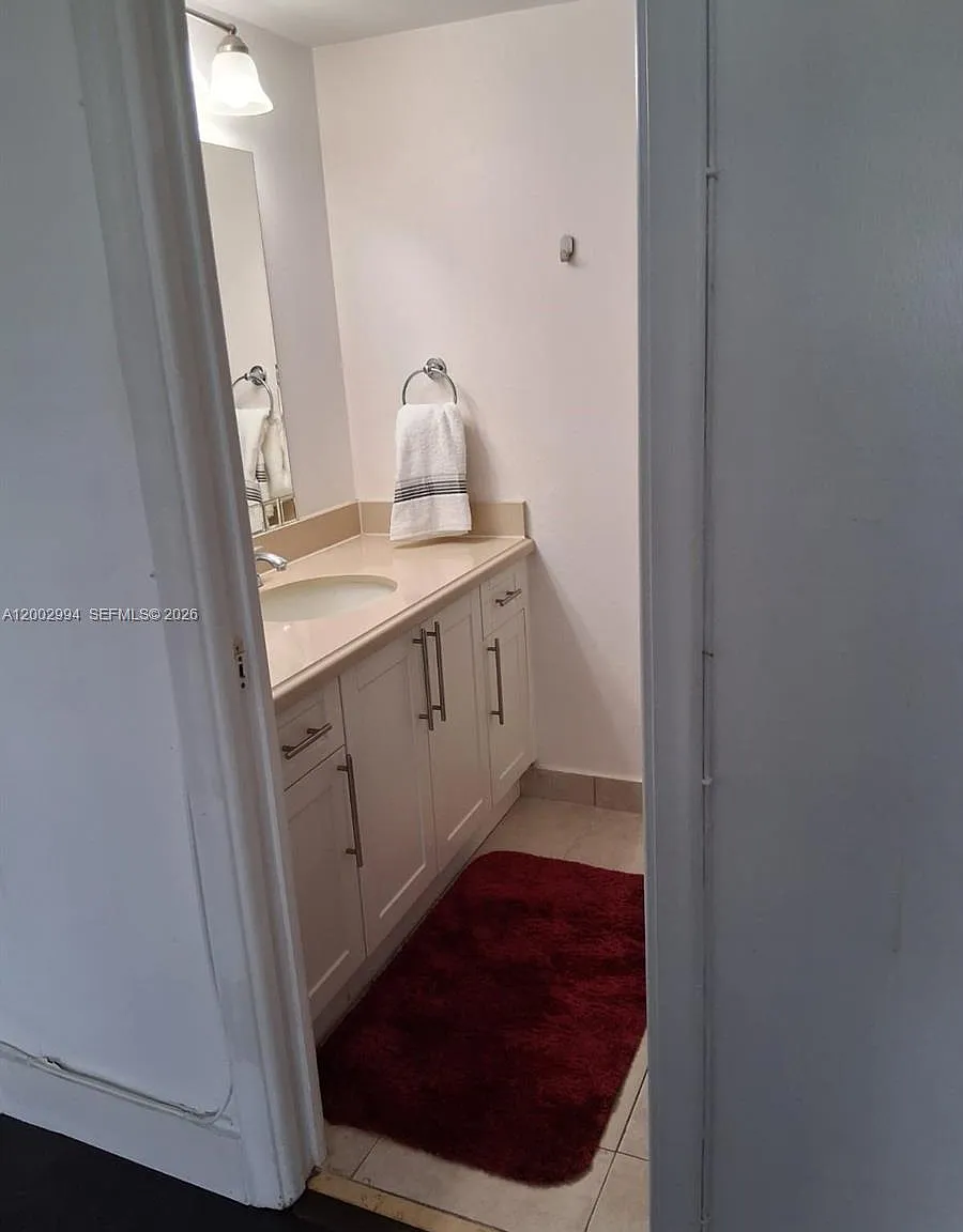 Meadowbrook Towers Condo — Photo 4