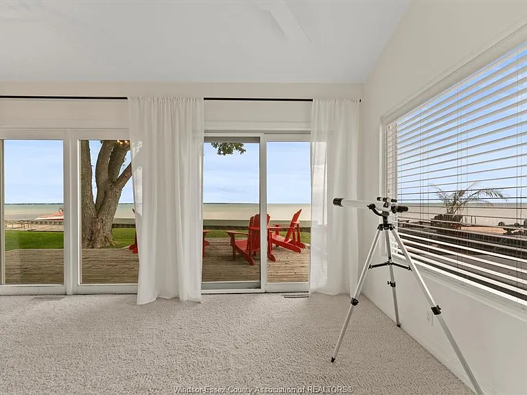 12746 Riverside Dr E — Photo 14