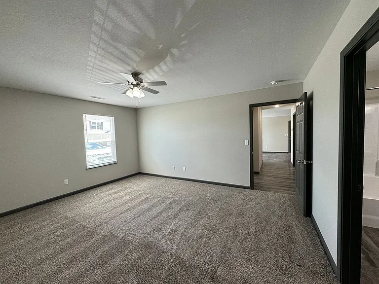Longview Meadows - Montgomery City MO — Photo 32