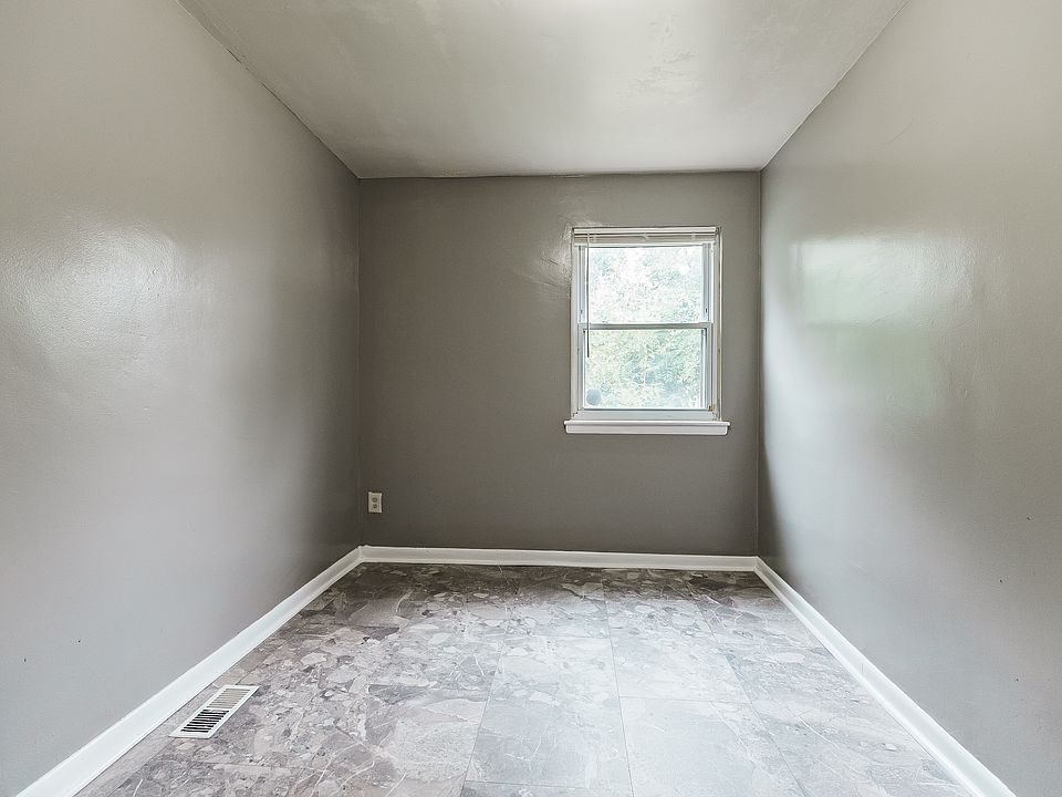 Small Bedroom