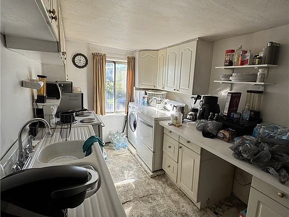 5th image of 742 Glen Eden Rd