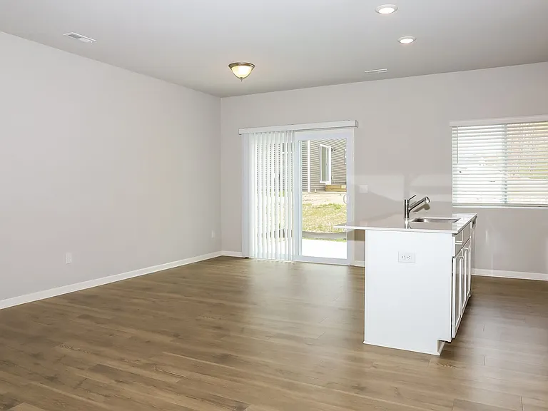1304 Timber Hollow Ct — Photo 4