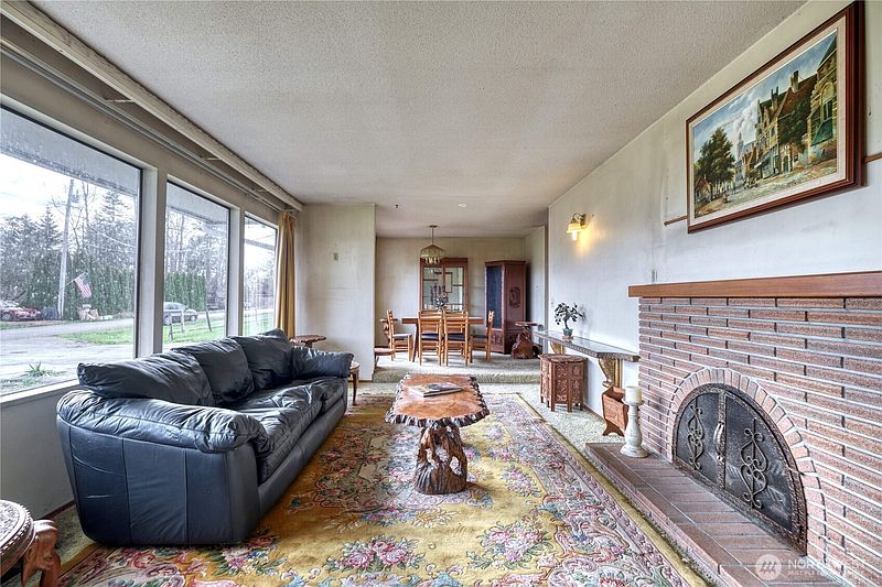 4th image of 1440 Peltier Drive