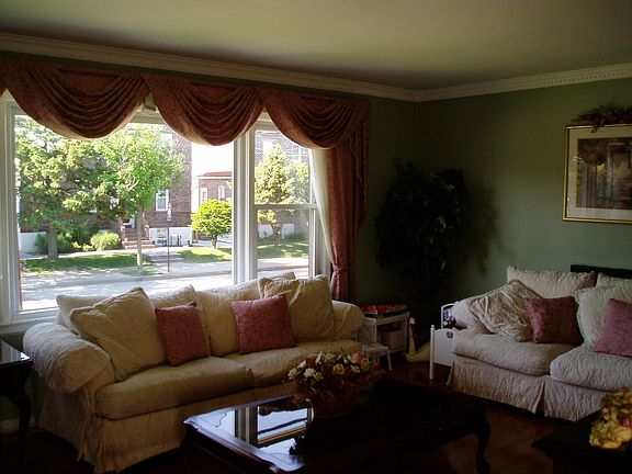2nd image of 12611 Newport Ave