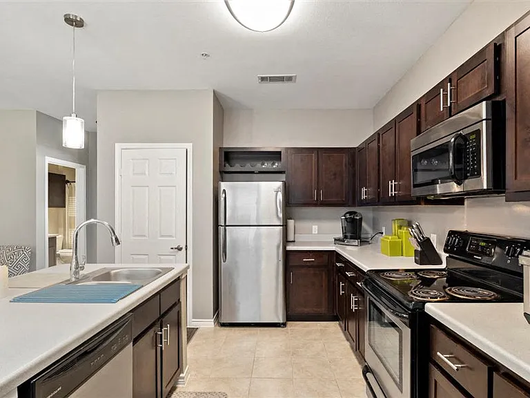 Creed Canyon Apartments — Photo 39