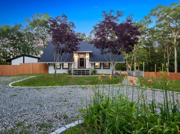 61 Hilltop Drive, Marstons Mills, MA 02648