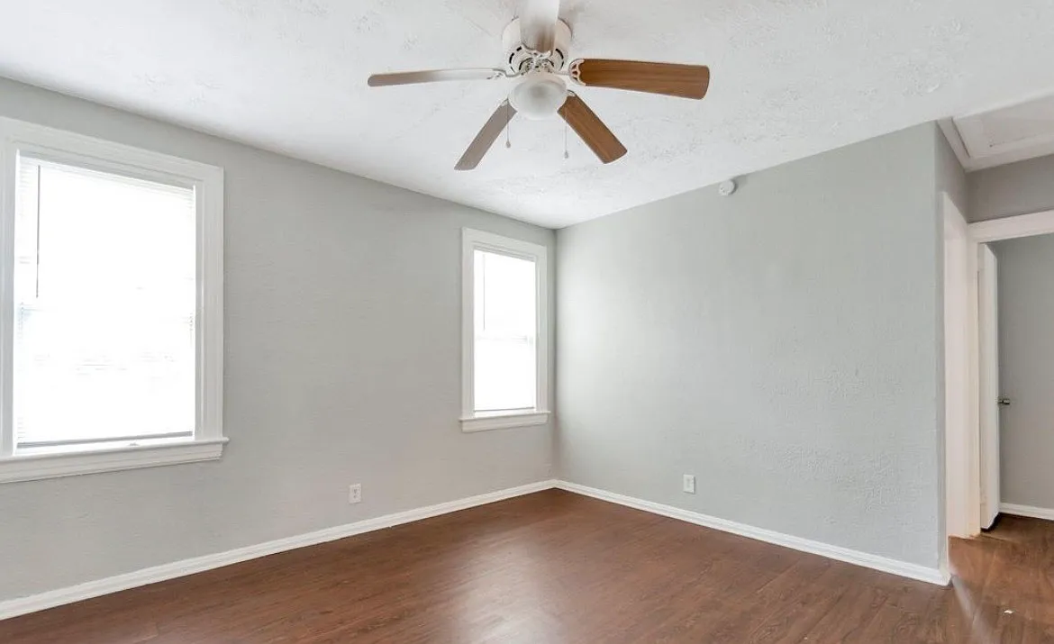 3 bed, 822 sqft, $1,300 — Photo 4