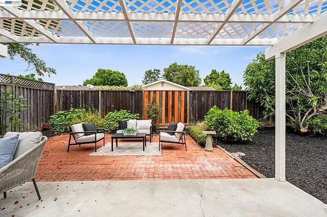 7415 Bovet Way — Photo 22