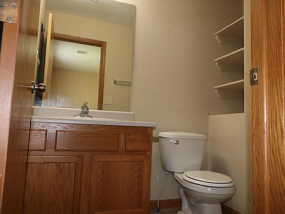 2nd image of 1606 Hickory Ln #1
