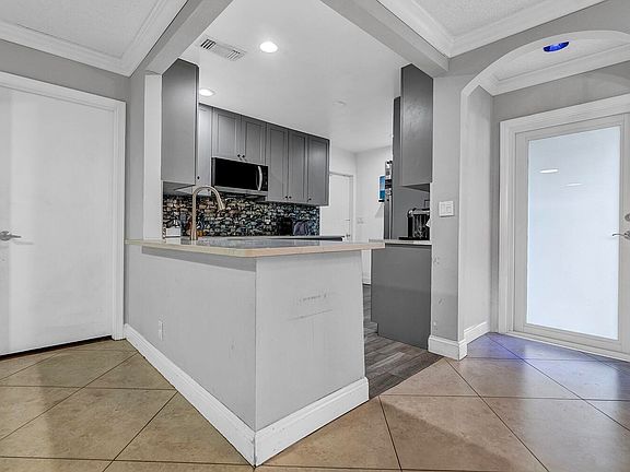 4th image of 9544 Richmond Circle