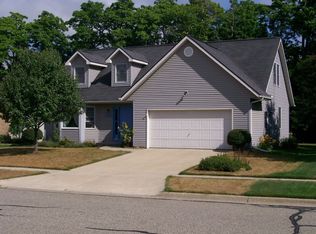 1467 Maplewood Dr, Saline, MI 48176