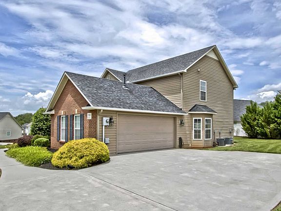 3rd image of 7339 Broken Creek Ln
