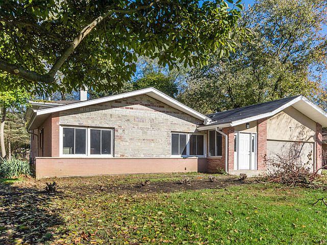 1st image of 22W336 Balsam Dr