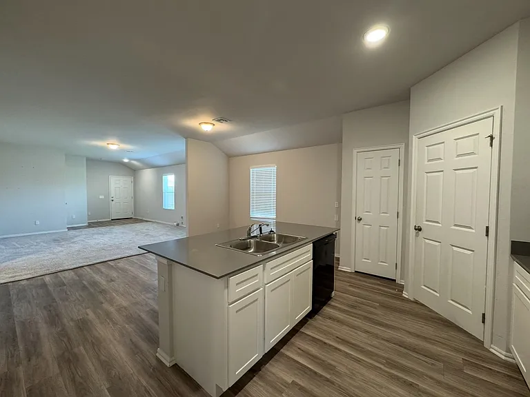1312 Willowood Cir — Photo 6