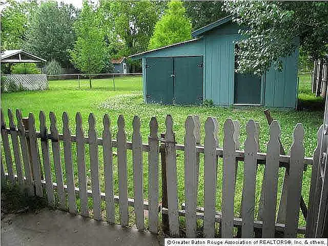 304 Mill St — Photo 2