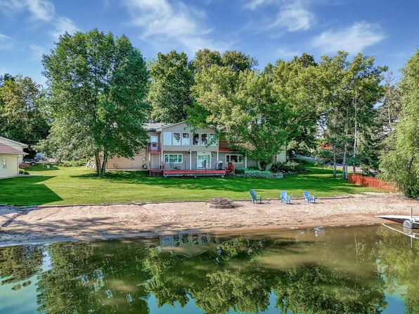 12686 Summit Ave, Lindstrom, MN 55045