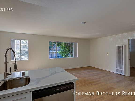5th image of 720 S Hoover St #107A