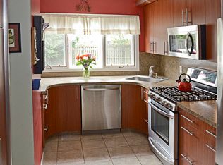 17 Orchard St, Madison, NJ 07940