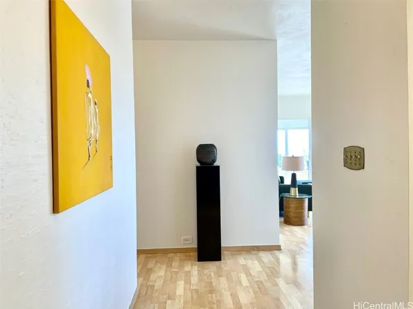 1001 Wilder Ave APT 901, Honolulu, HI 96822