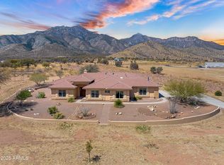 9000 S Mule Pl, Hereford, AZ 85615
