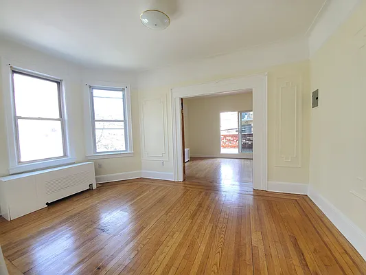 Rented by Astoria Realty | media 19