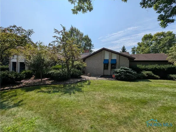 1590 Meadowlake Dr, Tiffin, OH 44883