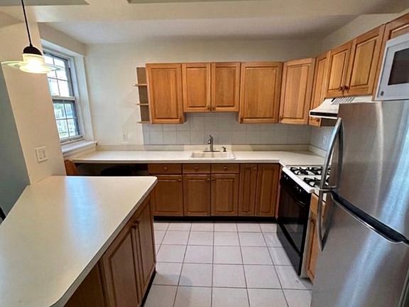 2nd image of 210 Pelham Rd #Ff
