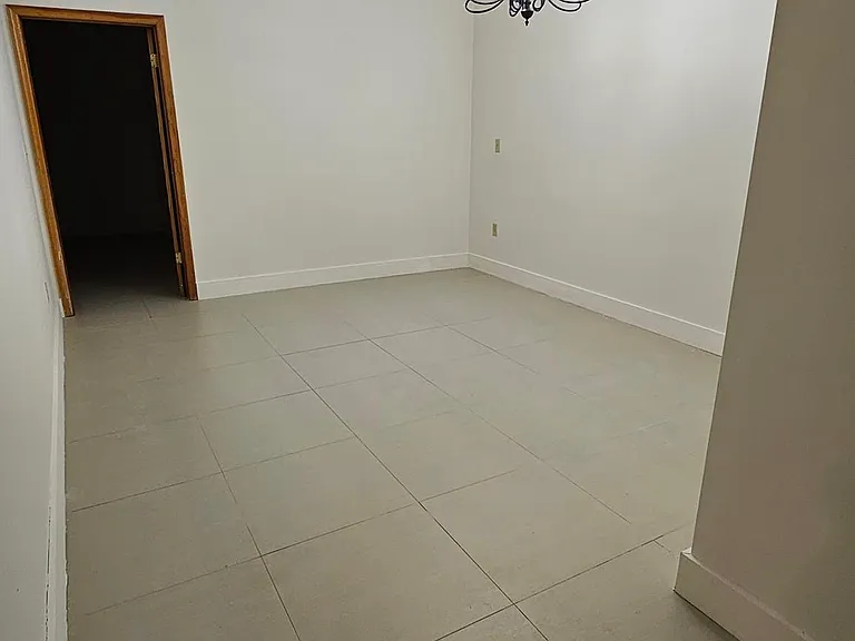 5431 SW 143rd Ave — Photo 10