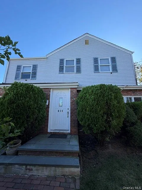 3 bed, 2.0 bath, 1300 sqft, $4,800 — Photo 1