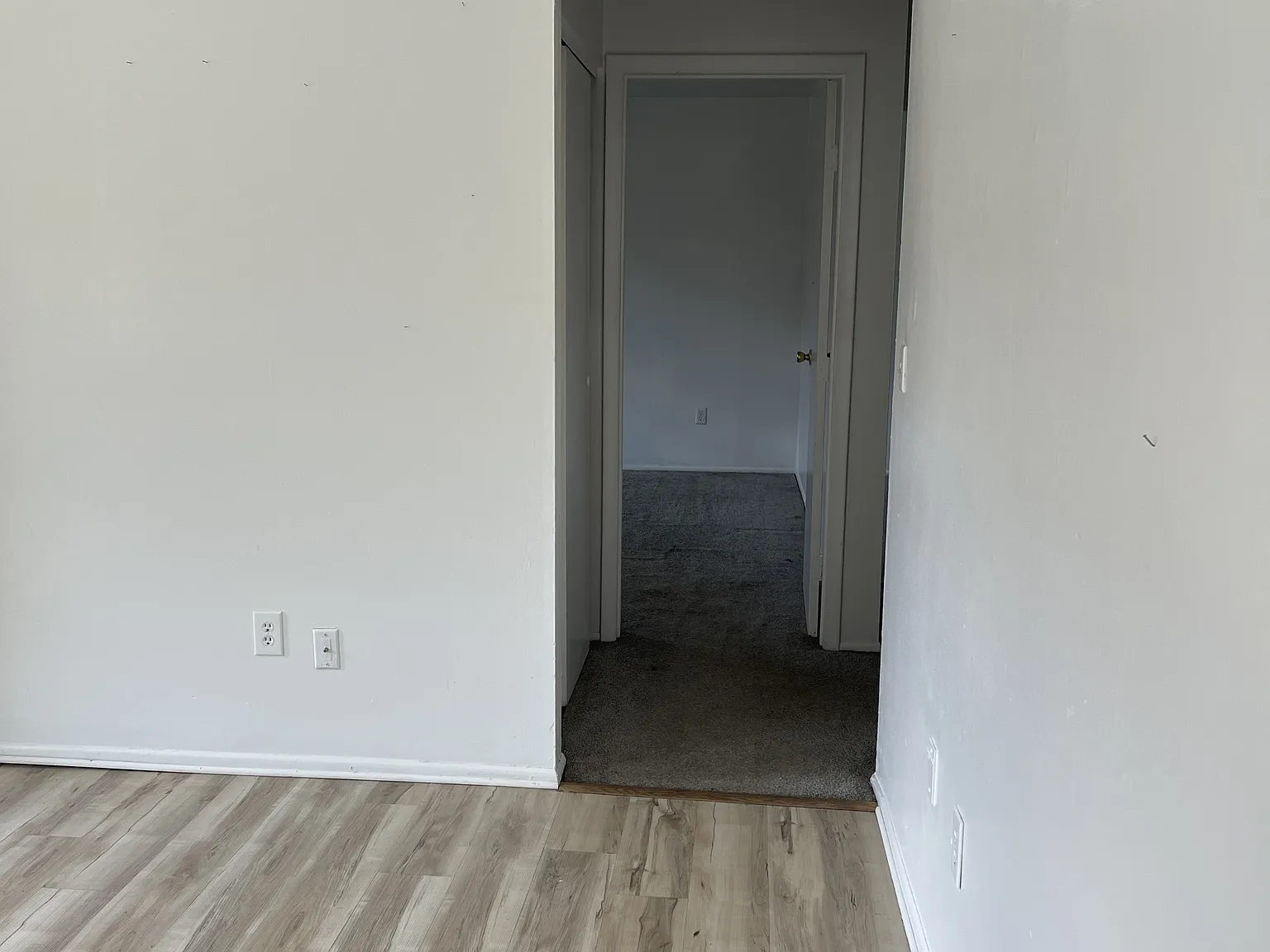 4335 - 4341 Powell Rd. - 4 — Photo 1
