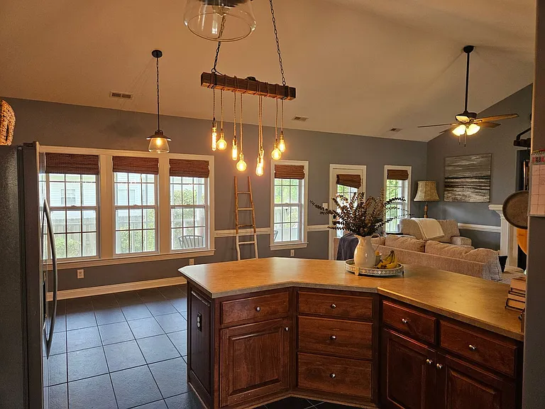 142 Shellbank Dr — Photo 15