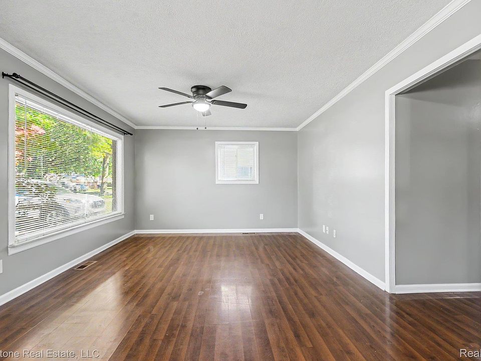 255 W Farnum Ave, photo 8