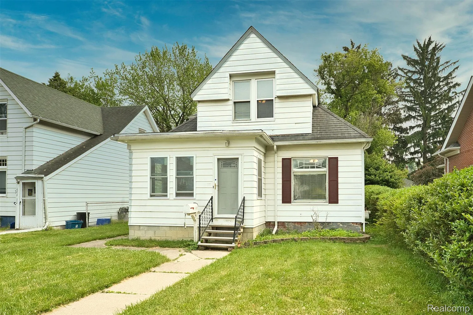 269 Euclid St photo 1